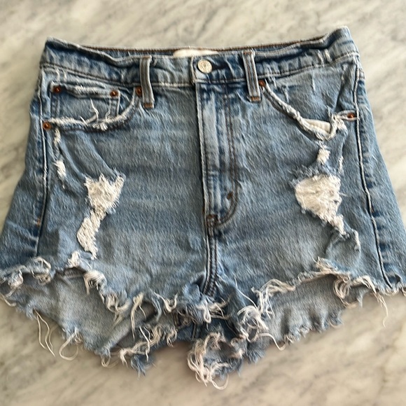 Abercrombie & Fitch High Rise Mom Short size 28 (6) Exc. Condition! - Picture 1 of 3